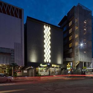 Hotel Sifat International